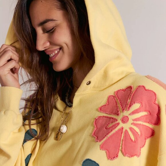 We The Free It's A Vibe Flowers Hoodie - Picture 8 of 8